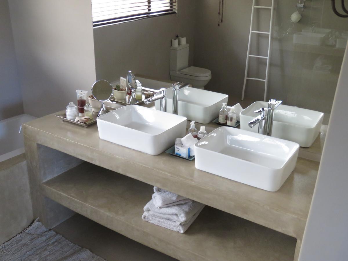 Beautiful Studio! Modern, Secure,Comfy Stay In Windhoek Golf Estate Kültér fotó
