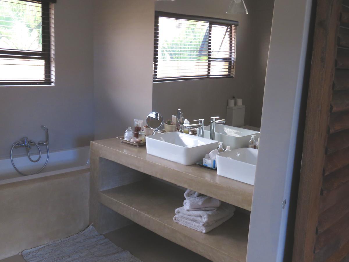 Beautiful Studio! Modern, Secure,Comfy Stay In Windhoek Golf Estate Kültér fotó