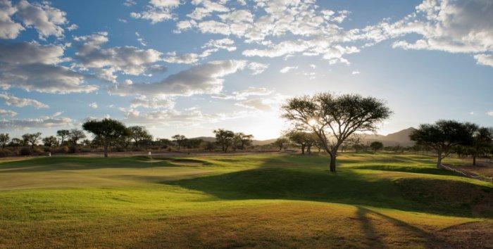 Beautiful Studio! Modern, Secure,Comfy Stay In Windhoek Golf Estate Kültér fotó