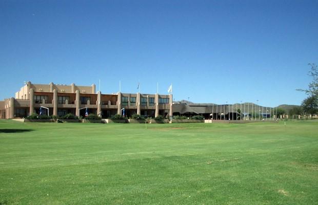 Beautiful Studio! Modern, Secure,Comfy Stay In Windhoek Golf Estate Kültér fotó